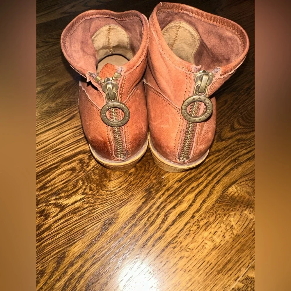 Sofft Sisley Bootie - Size 8 - PLEASE SEE LAST PHOTO - Picture 6 of 7